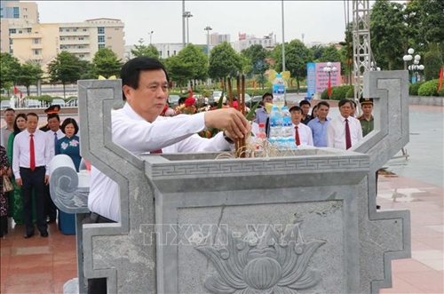 Dâng hương tưởng niệm nhân 110 năm Ngày sinh Tổng Bí thư Nguyễn Văn Cừ