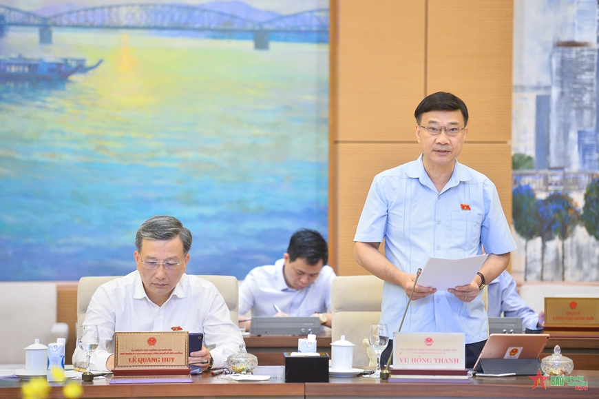 Ủy ban Thường vụ Quốc hội quyết định chủ trương chuyển mục đích sử dụng đất thuộc dự án đường bộ cao tốc Bắc -Nam phía Đông