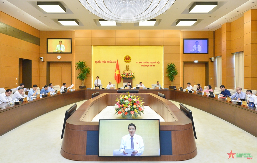 Ủy ban Thường vụ Quốc hội quyết định chủ trương chuyển mục đích sử dụng đất thuộc dự án đường bộ cao tốc Bắc -Nam phía Đông