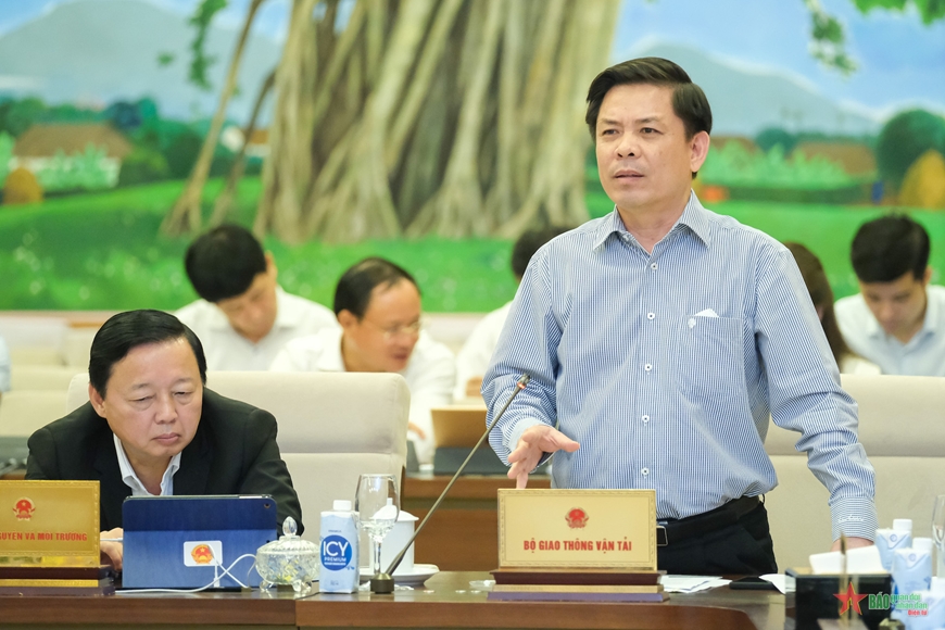 Ủy ban Thường vụ Quốc hội quyết định chủ trương chuyển mục đích sử dụng đất thuộc dự án đường bộ cao tốc Bắc -Nam phía Đông