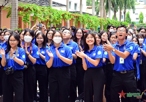 Gần 700 sinh viên Trường Đại học Sư phạm TP Hồ Chí Minh ra quân chiến dịch tình nguyện Mùa hè xanh 