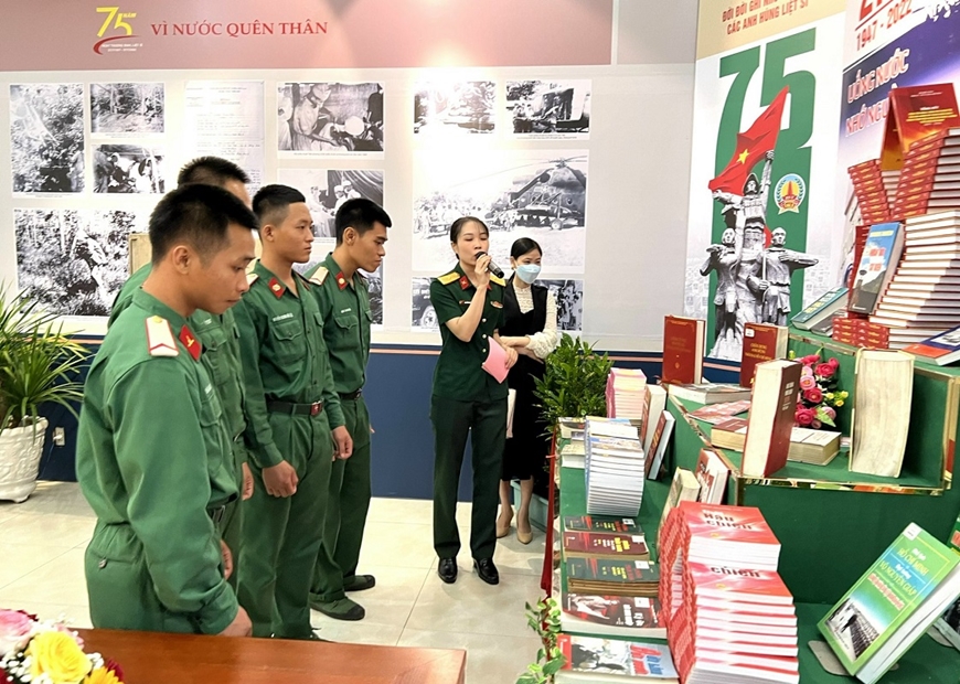 Triển lãm “Uống nước nhớ nguồn, tri ân những người có công với cách mạng”