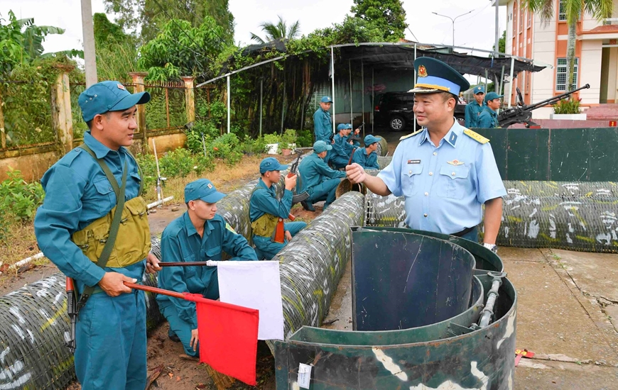 Kiểm tra công tác Phòng không nhân dân tại Đồng Tháp