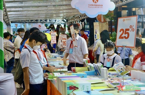 Thành phố Hồ Chí Minh khai mạc hội sách thiếu nhi “Khơi nguồn tri thức – Chắp cánh ước mơ”
