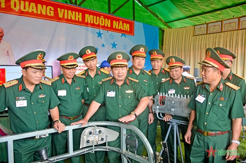 Thượng tướng Lê Huy Vịnh dự Lễ khai mạc Hội thi Kỹ thuật tăng thiết giáp toàn quân năm 2022