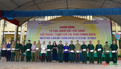 Bệnh viện Bỏng Quốc gia Lê Hữu Trác khám, tư vấn sức khỏe cho đối tượng chính sách tại tỉnh Thái Nguyên