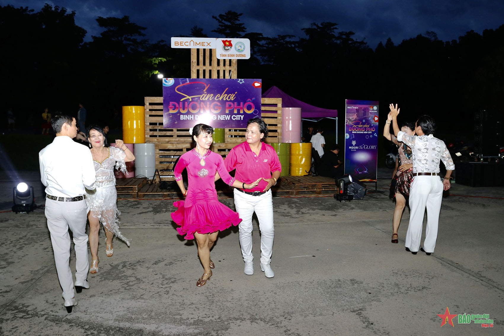 Chương trình khiêu vũ dưỡng sinh tại “Sân chơi đường phố