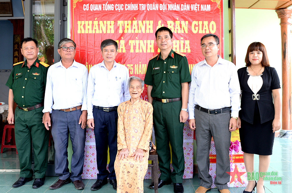 Chúng con về bên mẹ