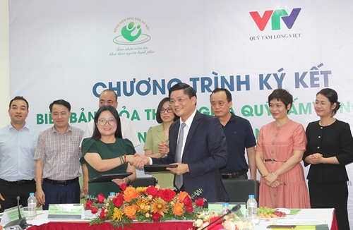 Quỹ Tấm lòng Việt và Bệnh viện Phụ sản Hà Nội ký kết Chương trình 