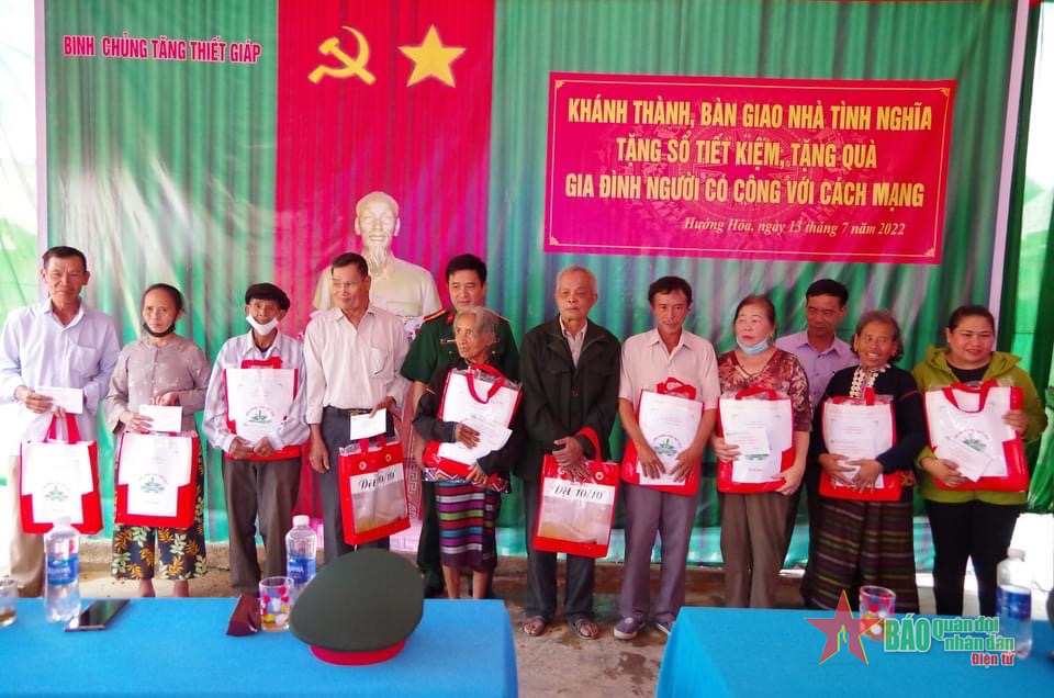 Bộ đội Tăng thiết giáp với tháng Bảy tri ân