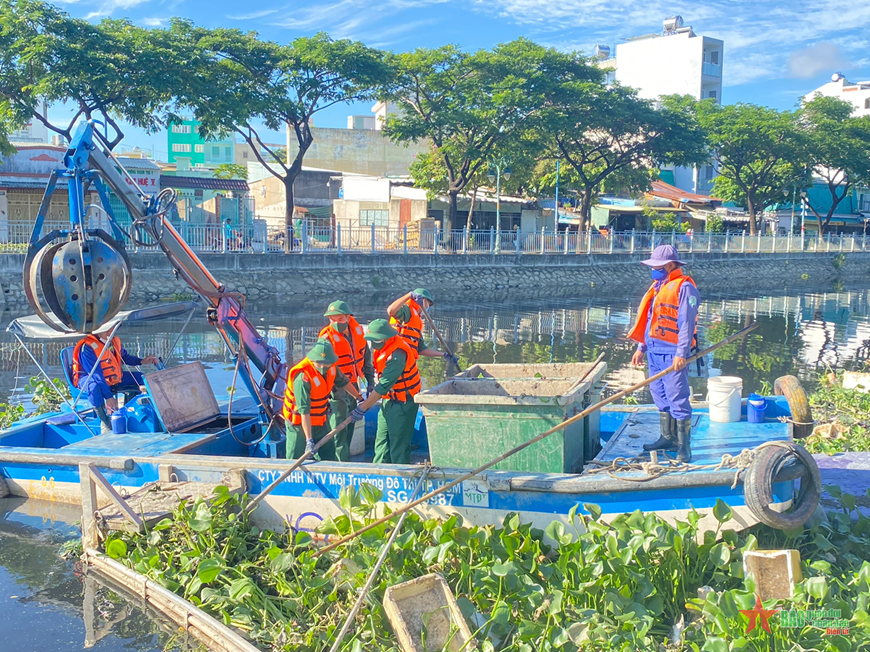 Tuổi trẻ Lữ đoàn Thông tin 596 đoàn kết, xung kích, sáng tạo