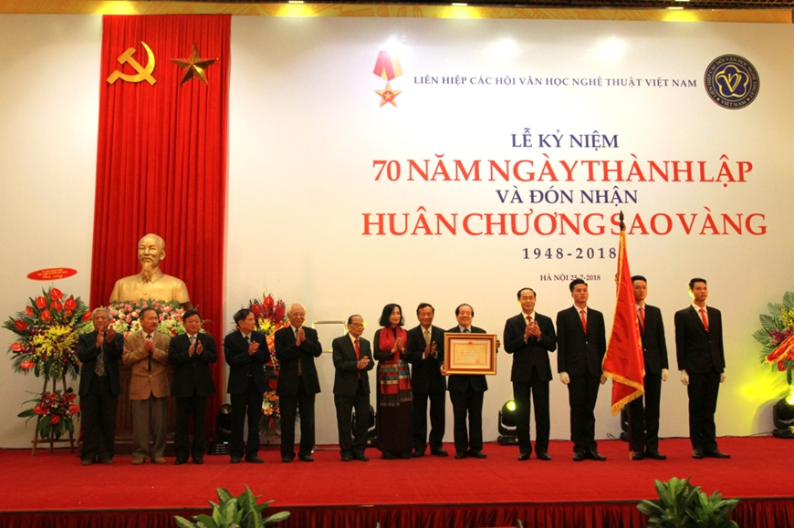 Liên hiệp Hội Văn học Nghệ thuật được xem là một khối thể văn hóa tôn vinh nghệ thuật và giới thiệu văn hóa Việt Nam. Hãy xem hình ảnh để khám phá sự đa dạng và phong phú của văn hóa Việt Nam.