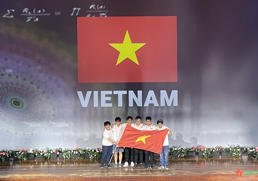 Học sinh Việt Nam: Những năm gần đây, giáo dục ở Việt Nam đã có những bước tiến đáng kể về chất lượng. Học sinh Việt Nam không chỉ có kiến thức lý thuyết mà còn được trang bị những kỹ năng mềm, sự tự tin và sáng tạo. Để thể hiện điều đó, nhiều học sinh Việt Nam đã đạt được những thành tích quốc tế đáng tự hào. Hãy cùng xem những hình ảnh đầy cảm hứng của các em trên đường đến với sự nghiệp học hành.