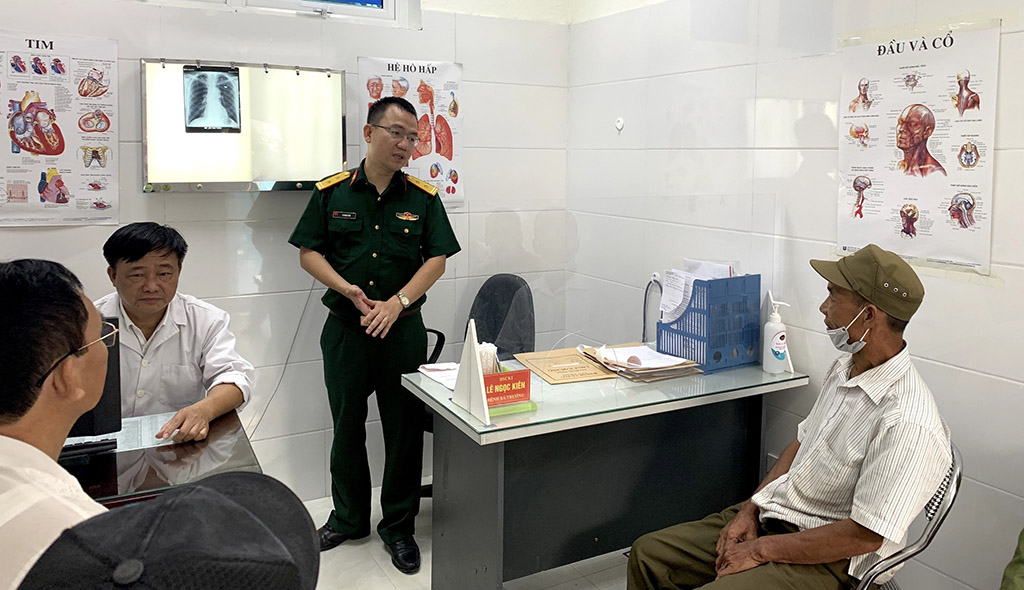 Thắm tình quân dân