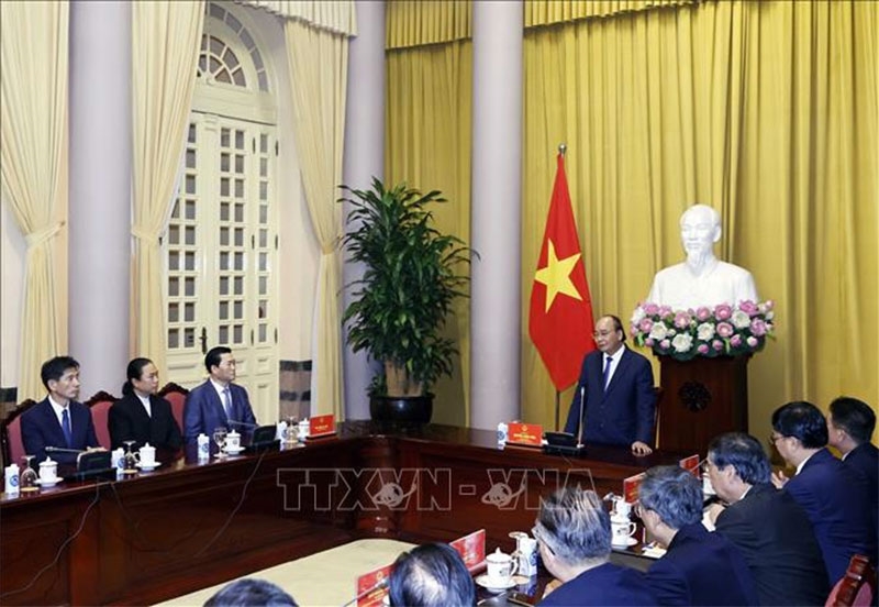 Chủ tịch nước Nguyễn Xuân Phúc tiếp Chủ tịch Hiệp hội Giao lưu kinh tế văn hóa Hàn – Việt