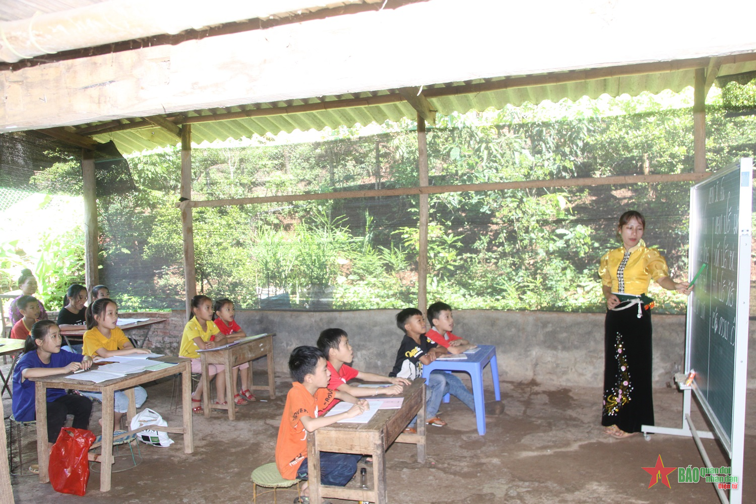 Lớp học đặc biệt ở bản Nặm Ún