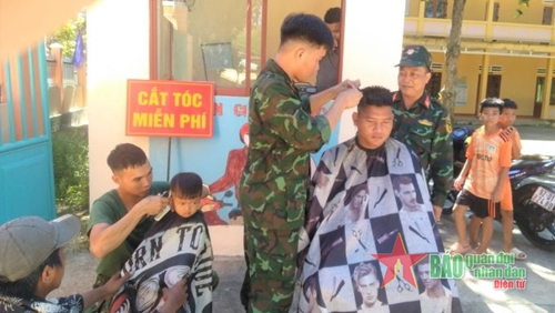 Bộ Tham mưu Quân khu 5 hành quân dã ngoại làm công tác dân vận tại Quảng Nam