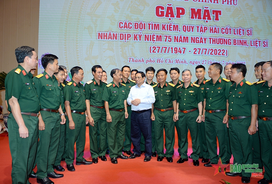 Thủ tướng Phạm Minh Chính gặp mặt các đội tìm kiếm, quy tập hài cốt liệt sĩ