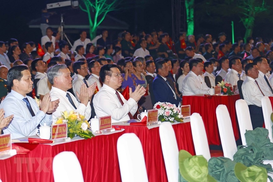 Lãnh đạo Đảng, Nhà nước dự Cầu truyền hình đặc biệt "Khúc tráng ca hòa bình"