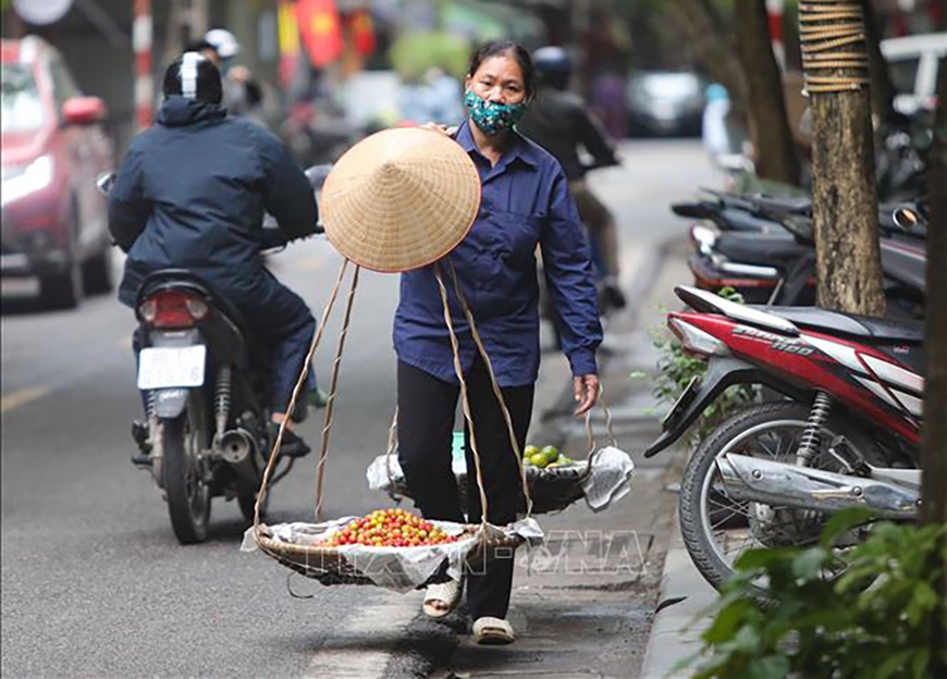 Hàng rong: Nếu bạn yêu thích sự đa dạng và phong phú của văn hóa đường phố, thì hình ảnh \