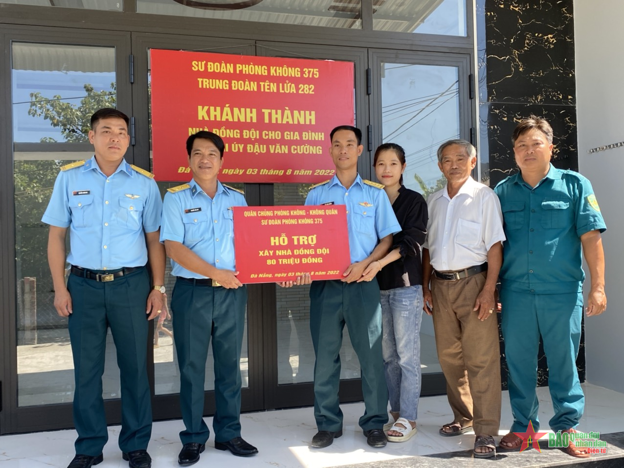 Trung đoàn Tên lửa 282 trao “Nhà đồng đội” tặng quân nhân