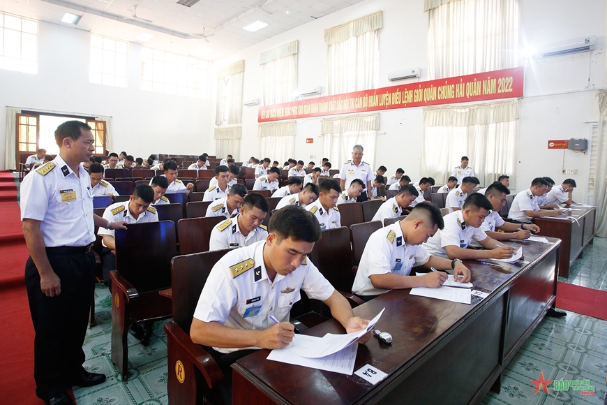“Cuộc sát hạch điều lệnh" cán bộ hải quân