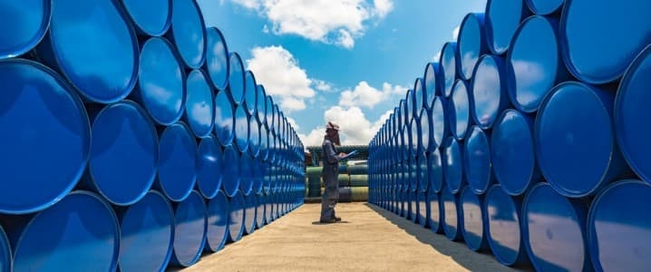 Giá xăng dầu hôm nay 8-8: Lao dốc