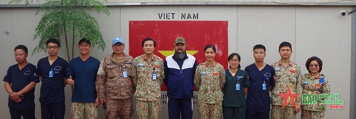 Bác sĩ mũ nồi xanh Việt Nam cấp cứu thành công bệnh nhân viêm tụy cấp