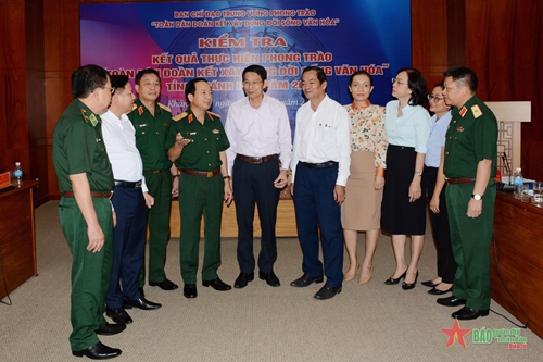 Trung tướng Trịnh Văn Quyết kiểm tra thực hiện Phong trào “Toàn dân đoàn kết xây dựng đời sống văn hóa” tại Khánh Hòa