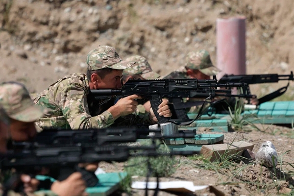 Army Games 2022 Súng trường AK-12 lần đầu tiên được sử dụng trong nội dung “Đua xe quân sự”