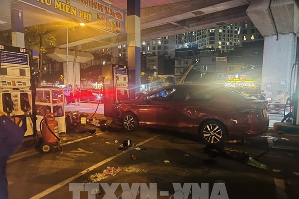 Hà Nội Tạm giữ lái xe ô tô liên quan đến vụ tai nạn làm 8 người bị thương
