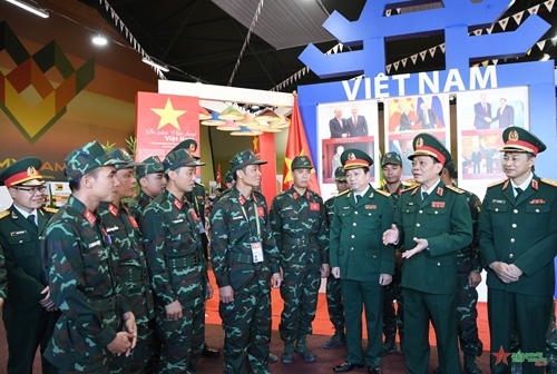 Army Games 2022: Thượng tướng Ngô Minh Tiến thăm, động viên Đội tuyển Xe tăng và Đội quân văn hóa

