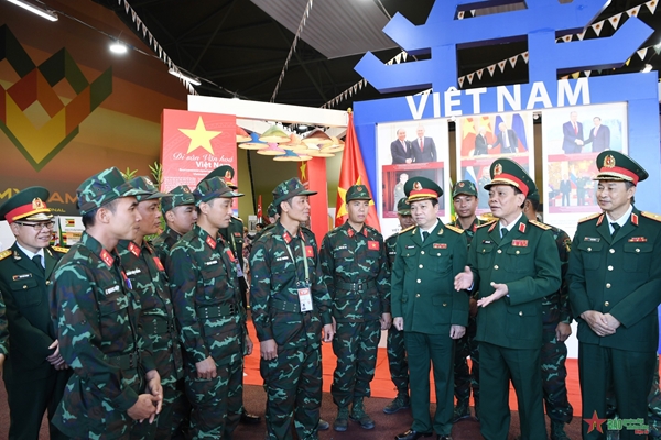 Army Games 2022 Thượng tướng Ngô Minh Tiến thăm, động viên Đội tuyển Xe tăng và Đội quân văn hóa