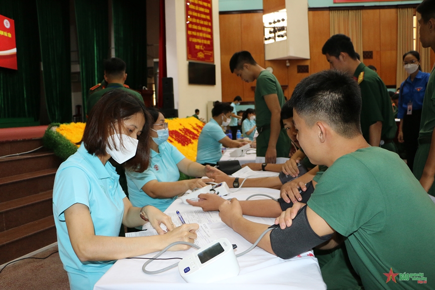 Sôi nổi Ngày hội hiến máu tại Học viện Kỹ thuật quân sự