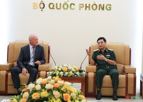 Đại tướng Phan Văn Giang tiếp các nhà khoa học, lãnh đạo Viện Nghiên cứu khoa học dược liệu và tinh dầu Liên bang Nga 