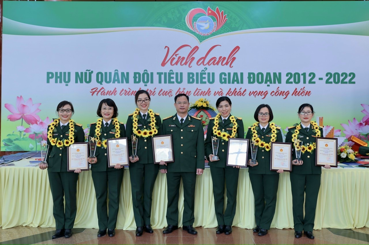 Người mê nghiên cứu khoa học vì bộ đội 

