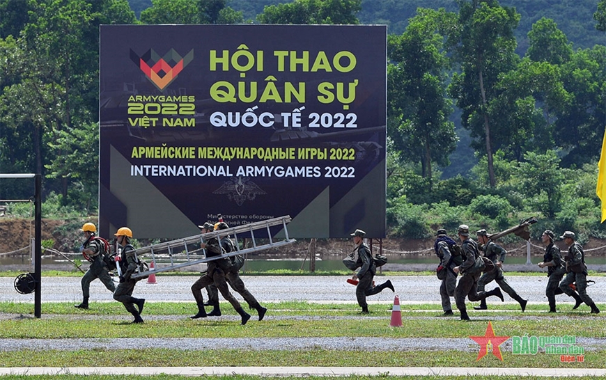 Army Games Việt Nam: Năm 2020, Việt Nam đã tổ chức cùng với nhiều quốc gia khác Army games nhằm tăng cường tình đoàn kết và cùng nhau vượt qua thử thách, đào tạo tinh thần cho đội bông Việt Nam. Hãy đến với bộ sưu tập hình ảnh Army Games Việt Nam để cùng chiêm ngưỡng sức mạnh và tài năng của đội tuyển quân sự Việt Nam.