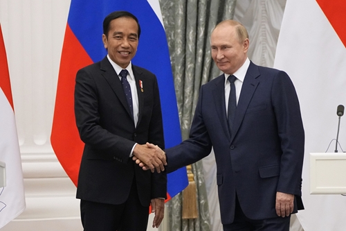 Tổng thống Nga và Indonesia điện đàm
