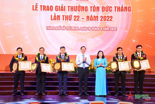 Thành phố Hồ Chí Minh trao Giải thưởng Tôn Đức Thắng cho 20 kỹ sư, công nhân tiêu biểu