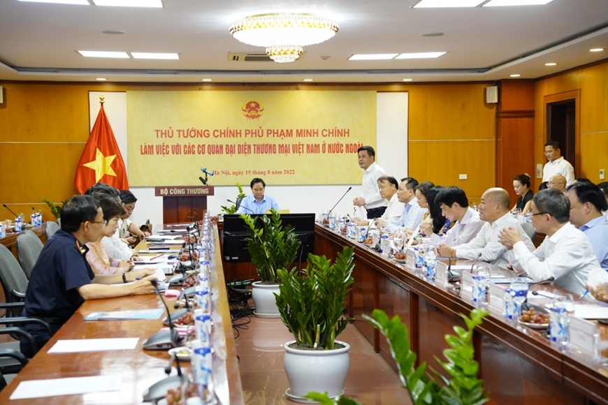 Thủ tướng Phạm Minh Chính làm việc với hệ thống thương vụ Việt Nam tại 176 thị trường nước ngoài