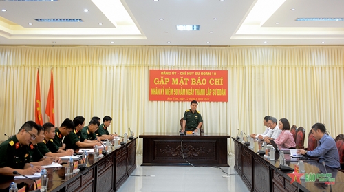 Sư đoàn 10 (Quân đoàn 3) gặp mặt báo chí nhân kỷ niệm 50 năm Ngày thành lập đơn vị