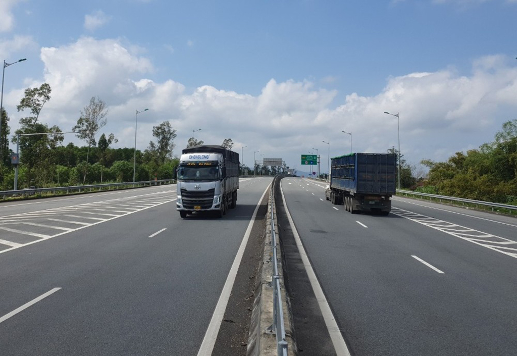 Khắc phục bất cập trong quản lý tốc độ phương tiện