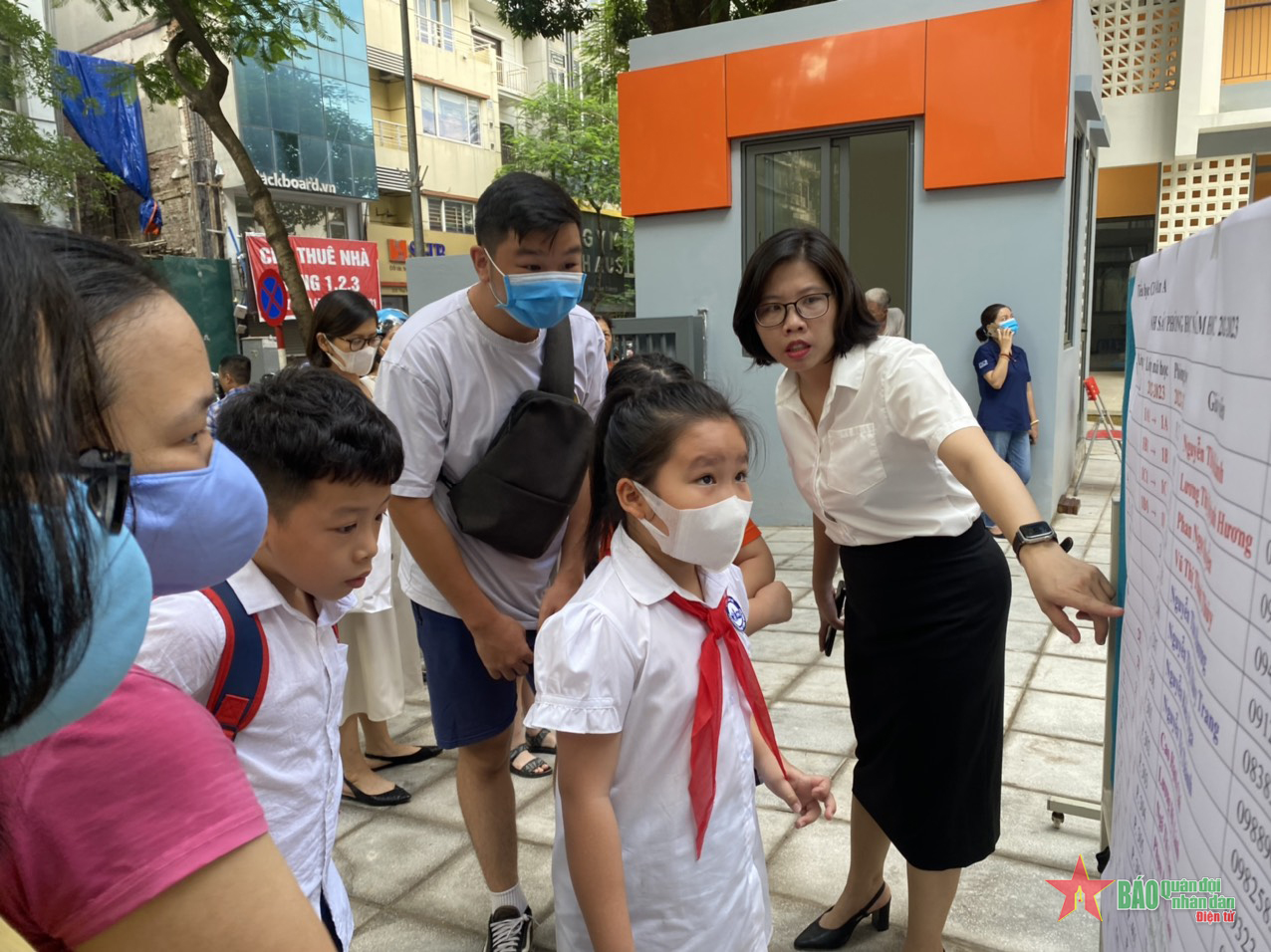 Học sinh các khối tựu trường, chuẩn bị khai giảng