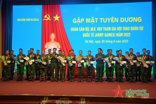 Binh chủng Thông tin liên lạc tuyên dương đội tuyển tham gia Army Games 2022
