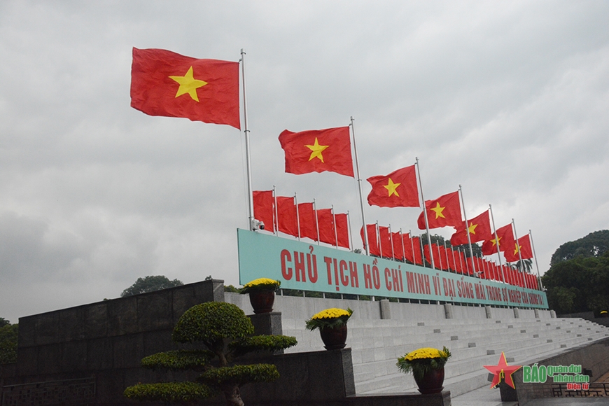 Lãnh đạo Đảng, Nhà nước, Quân ủy Trung ương, Bộ Quốc phòng vào Lăng viếng Chủ tịch Hồ Chí Minh nhân dịp Quốc khánh 2-9