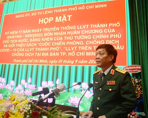 Bộ tư lệnh TP Hồ Chí Minh họp mặt kỷ niệm 77 năm Ngày truyền thống