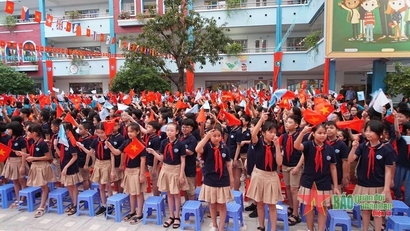 Thủ tướng Chính phủ Phạm Minh Chính dự lễ khai giảng năm học mới tại Trường Tiểu học Đoàn Thị Điểm