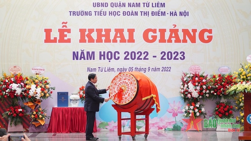 Thủ tướng Chính phủ Phạm Minh Chính dự lễ khai giảng năm học mới tại Trường Tiểu học Đoàn Thị Điểm