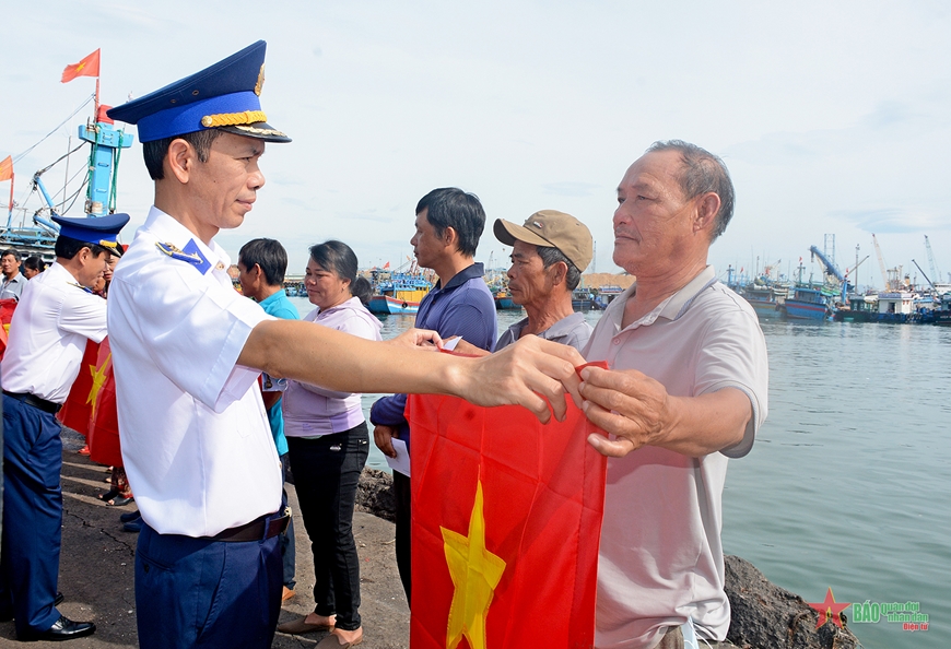 Phương thức xây dựng nền quốc phòng toàn dân trên biển