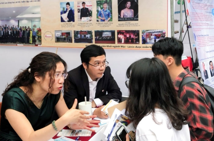 Học đi đôi với hành 